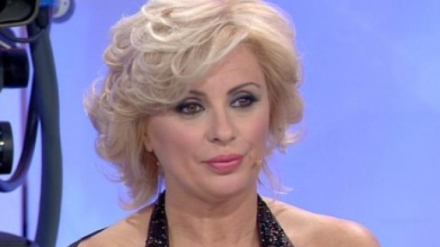 Uomini e Donne: Tina Cipollari conduttrice al posto di Maria De ... - melty.it