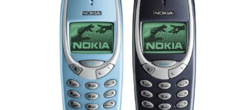Due modelli del mitico Nokia 3310