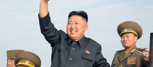Il leader nordcoreano Kim Jong-un, provocazione indiretta (ma non troppo) a Donald Trump
