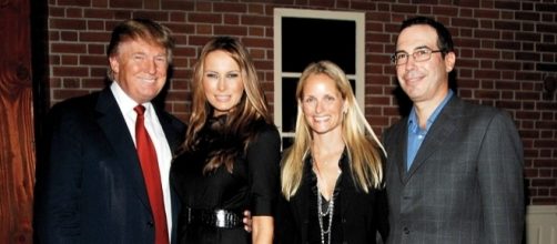 Steve Mnuchin e Donald Trump con le rispettive compagne