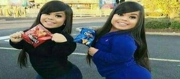 Anãs postam foto sensual e recebe comentário inusitado. Anãs postam foto sensual e recebe comentário inusitado.