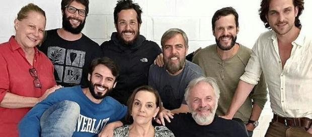 Ator global perde emprego e é contratado logo em seguida, segundo ele, num "golpe de sorte". Ator global perde emprego e é contratado logo em seguida, segundo ele, num "golpe de sorte".