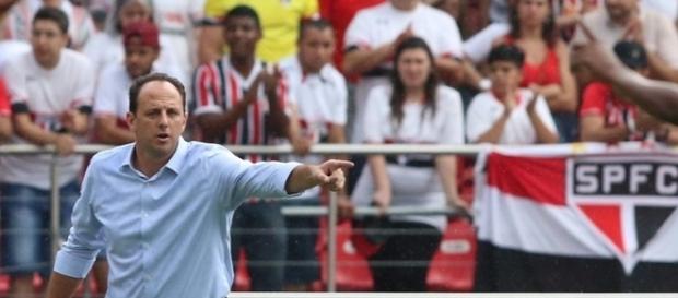 Estreia de Rogério no Morumbi rendeu um bom dinheiro ao São Paulo Estreia de Rogério no Morumbi rendeu um bom dinheiro ao São Paulo