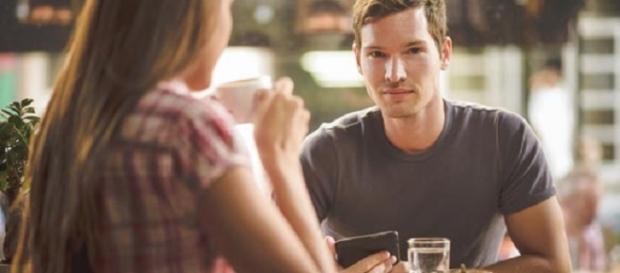 Há vezes em que os homens carregam segundas intenções. Há vezes em que os homens carregam segundas intenções.
