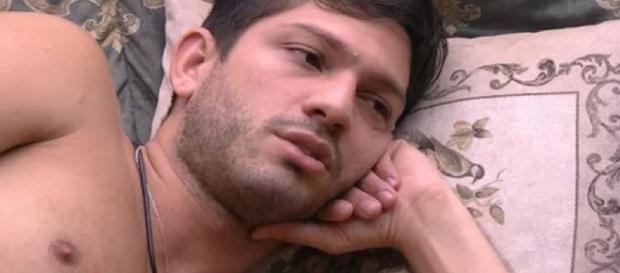 Luiz Felipe diz que quer dar porrada em Ieda, no BBB Luiz Felipe diz que quer dar porrada em Ieda, no BBB
