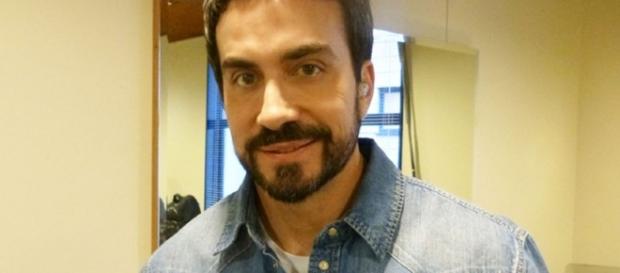 Padre Fábio de Melo esclareceu polêmica em declaração de biografia Padre Fábio de Melo esclareceu polêmica em declaração de biografia
