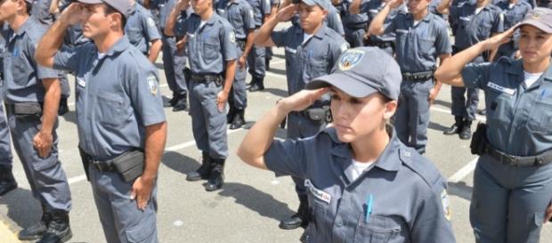 Soldados da PM-ES recém-formados reclamam de trabalho escravo. Soldados da PM-ES recém-formados reclamam de trabalho escravo.