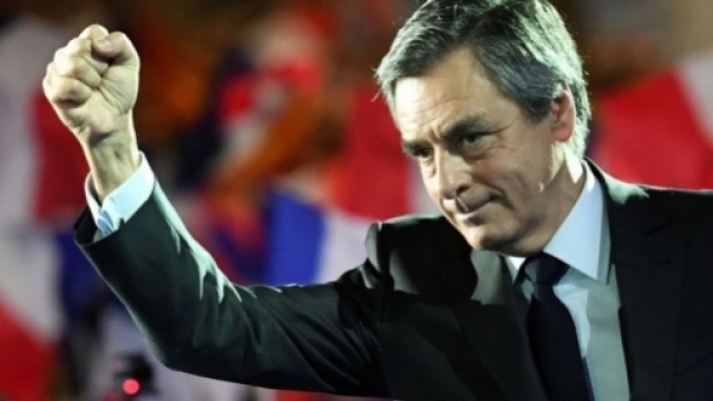 François Fillon mate la fronde à droite.