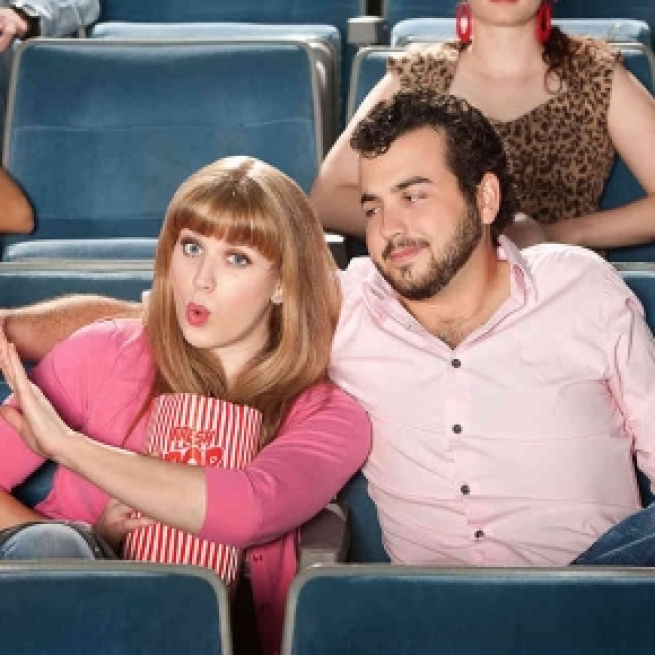 Por qué las nuevas generaciones quieren relaciones sin compromiso? - fucsia.co