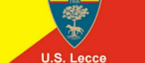 Il Lecce gioca contro la Reggina.