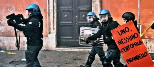 Incidenti manifestanti polizia | Stefano Montesi Photojournalist ... - photoshelter.com