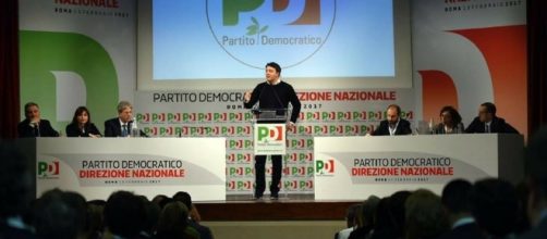 Matteo Renzi parla dal palco dell'ultima Direzione Nazionale