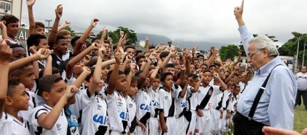 Base do Vasco vem perdendo jogadores para os rivais… | Flickr - flickr.com Base do Vasco vem perdendo jogadores para os rivais… | Flickr - flickr.com