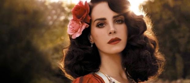 Escucha el nuevo álbum de Lana Del Rey 'Honeymoon' - konbini.com Escucha el nuevo álbum de Lana Del Rey 'Honeymoon' - konbini.com