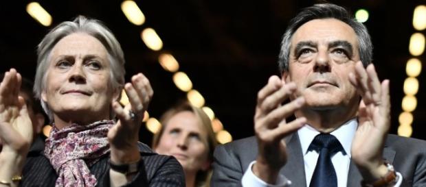 Francois Fillon et Penelope applaudissent Francois Fillon et Penelope applaudissent