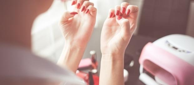 Manicures cada vez mais buscam cursos no Brasil. Manicures cada vez mais buscam cursos no Brasil.