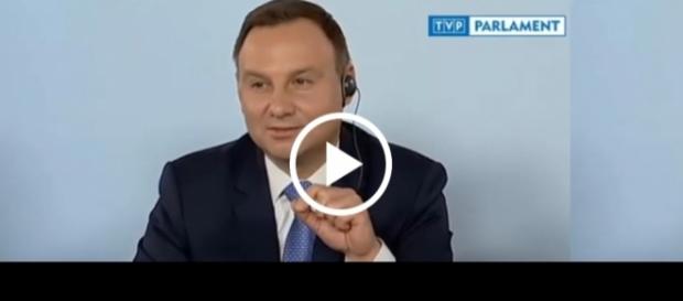 Prezydent skrytykował kosmopolitycznych dziennikarzy. Prezydent skrytykował kosmopolitycznych dziennikarzy.