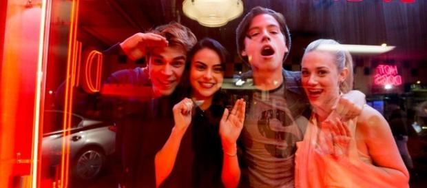 "Riverdale", o novo hit drama adolescente será exibido pela Warner Channel. "Riverdale", o novo hit drama adolescente será exibido pela Warner Channel.