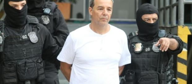 Sérgio Cabral sendo conduzido à prisão Sérgio Cabral sendo conduzido à prisão