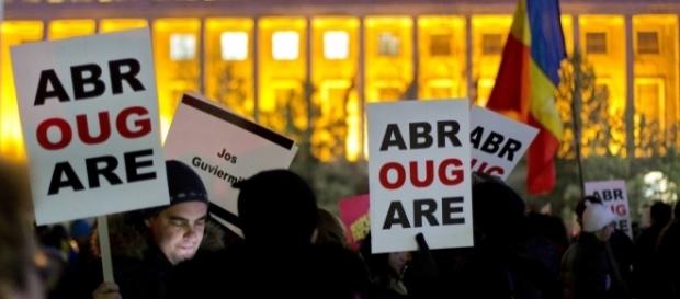 Vicepreşedinte PSD: "Ordonanţa de Urgenţă 13 va fi transformată în lege" Vicepreşedinte PSD: "Ordonanţa de Urgenţă 13 va fi transformată în lege"