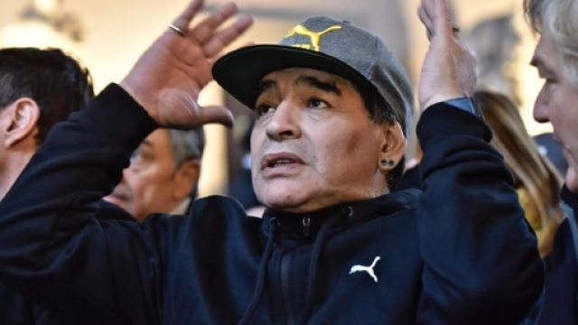 Madrid, Maradona accusato di aver colpito un cronista