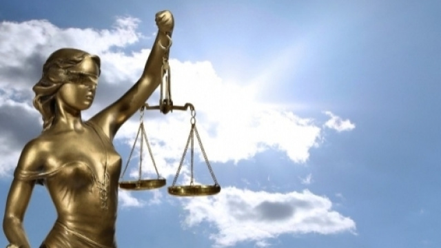 Payer pour les frais de justice du maire de Givors ne plait pas à tous - mygodpictures.com