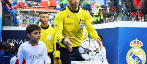 Exclusive: premier league could lose referee mark clattenburg to ... - scoopnest.com