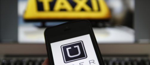 Il decreto milleproroghe definito pro Uber dai tassisti