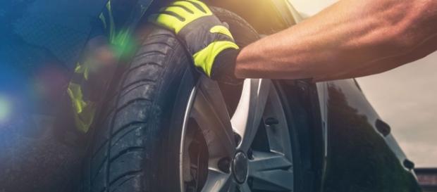 É preciso saber a hora certa de trocar os pneus do seu carro. É preciso saber a hora certa de trocar os pneus do seu carro.