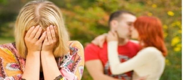 Infelizmente, algumas mulheres acabam saindo magoadas quando descobrem que o homem não a ama tanto quanto ela Infelizmente, algumas mulheres acabam saindo magoadas quando descobrem que o homem não a ama tanto quanto ela
