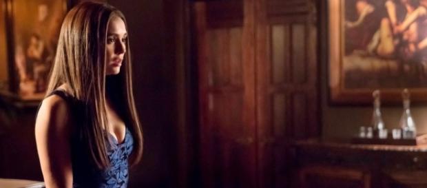 The Vampire Diaries: Elena Gilbert (Nina Dobrev) acorda no final da 8ª temporada (Foto: EW/CW/Divulgação) The Vampire Diaries: Elena Gilbert (Nina Dobrev) acorda no final da 8ª temporada (Foto: EW/CW/Divulgação)