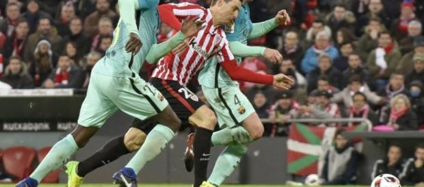 Umtiti y Rakitic zafándose con Aduriz | Deportes ... - elpais.com Umtiti y Rakitic zafándose con Aduriz | Deportes ... - elpais.com
