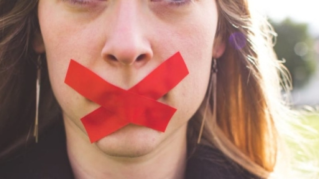 Il fenomeno del 'ghosting' &egrave; il nuovo trend per troncare un legame affettivo.