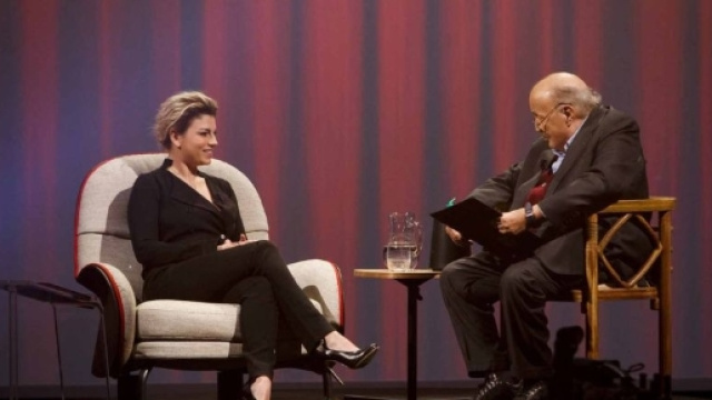 Emma a L'Intervista di Costanzo- velvetgossip.it