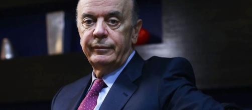 Ministro José Serra pede demissão e surpreende Temer