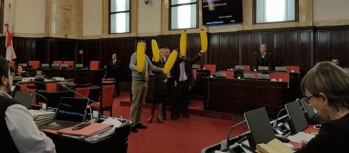 Consiglio comunale di Milano, protesta di Lega e FI