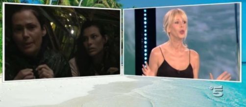 Isola dei Famosi 12 gesto omofobo in tv