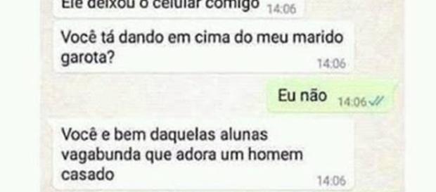 Aluna tentou seduzir o professor para conseguir ponto Aluna tentou seduzir o professor para conseguir ponto