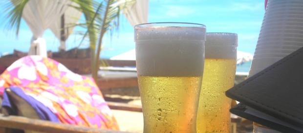 Calor intenso e bebidas : uma mistura perigosa Calor intenso e bebidas : uma mistura perigosa