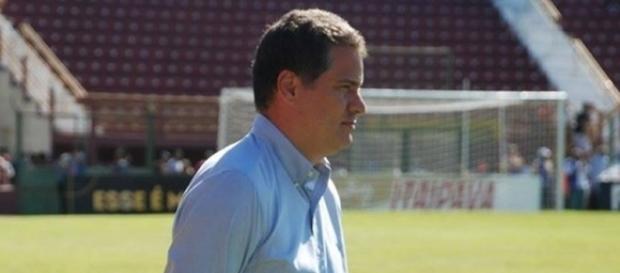 Júlio Sérgio deixou o comando do Sertãozinho Júlio Sérgio deixou o comando do Sertãozinho