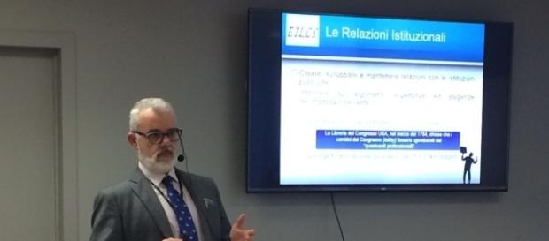 La presentazione del dott. Giuffrida al seminario "Europrogettazione 2.0" La presentazione del dott. Giuffrida al seminario "Europrogettazione 2.0"