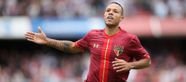 Luís Fabiano confirmou o acerto com o Vasco Luís Fabiano confirmou o acerto com o Vasco