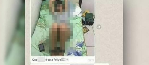 Mãe entra em quarto do filho e encontra garota amarrada. Mãe entra em quarto do filho e encontra garota amarrada.