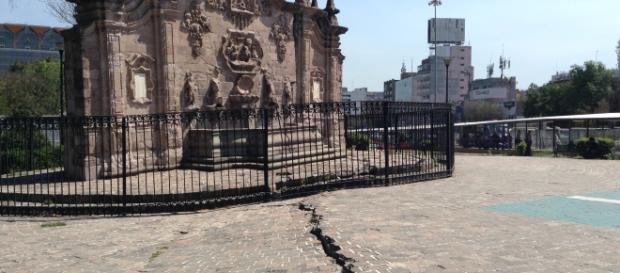 El monumento emblemático se ha descuidado y se encuentra roto. El monumento emblemático se ha descuidado y se encuentra roto.