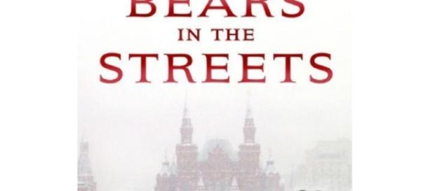 In den USA veröffentlichte Lisa Dickey ihr Buch „Die Bären auf den Straßen, drei Reisen in ein verändertes Russland“. In den USA veröffentlichte Lisa Dickey ihr Buch „Die Bären auf den Straßen, drei Reisen in ein verändertes Russland“.
