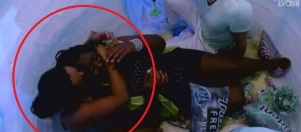 Roberta do BBB 17 perdeu a linha e xingou companheiro Roberta do BBB 17 perdeu a linha e xingou companheiro