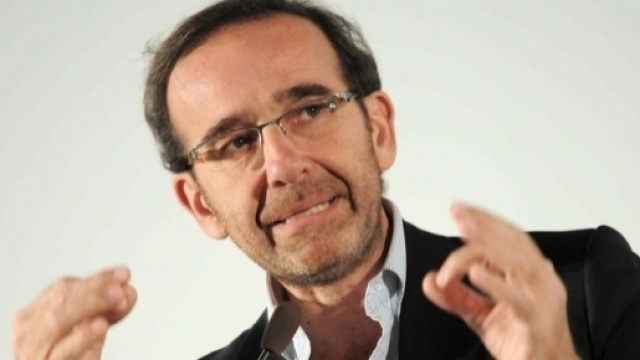 Il viceministro dei Trasporti Riccardo Nencini ha annunciato l'arrivo del nuovo documento unico per circolazione e propriet&agrave; dell'auto.