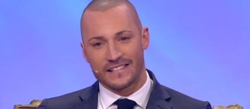 Uomini e Donne : Manuel Vallicella lascia il trono