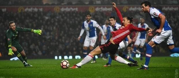 Ibrahimovic salvou o Manchester United do Replay. Ibrahimovic salvou o Manchester United do Replay.