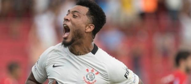 O atacante Kazim foi o autor do gol da partida O atacante Kazim foi o autor do gol da partida